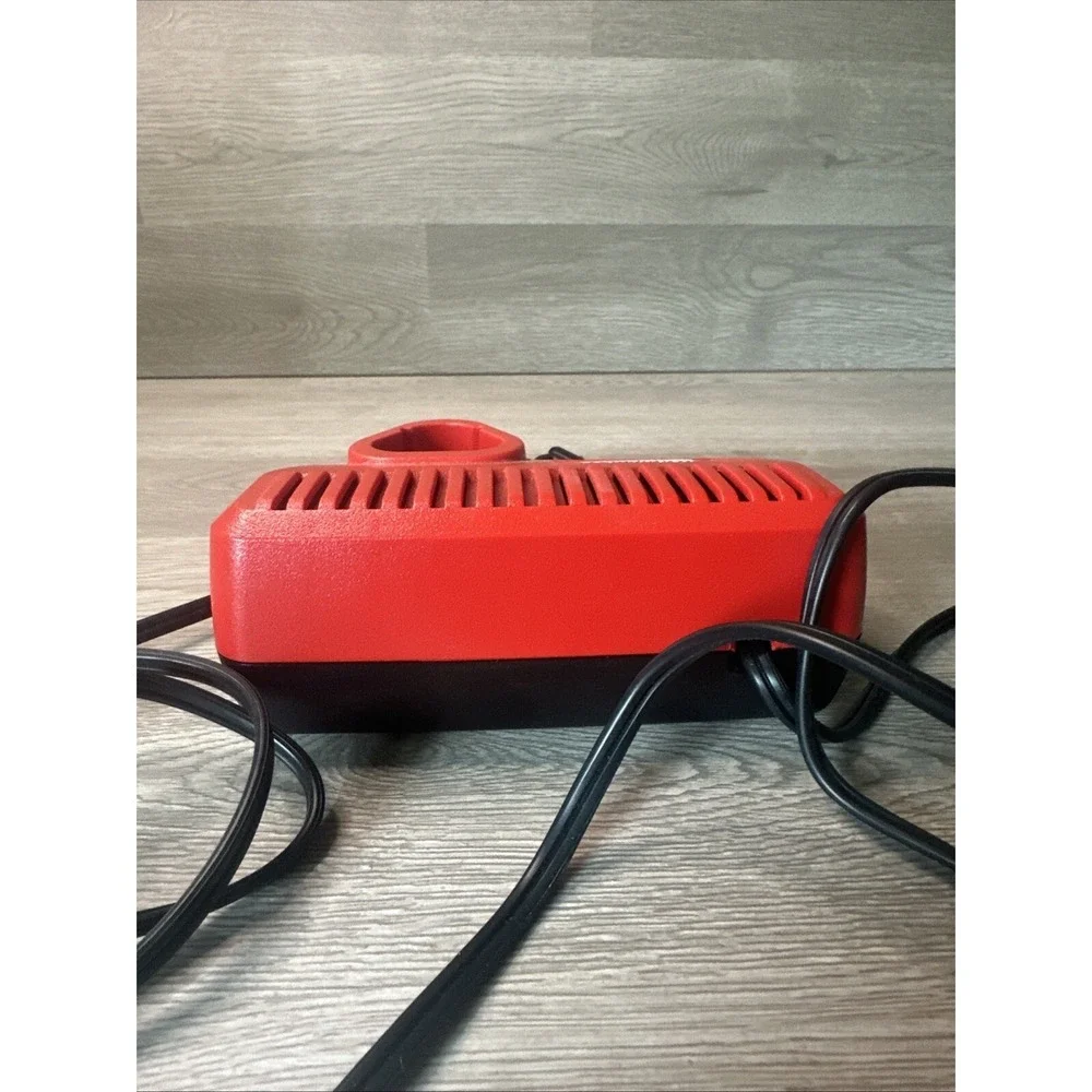 MILWAUKEE‎ M12 12V LITHIUM-ION BATTERY CHARGER 48-59-2401